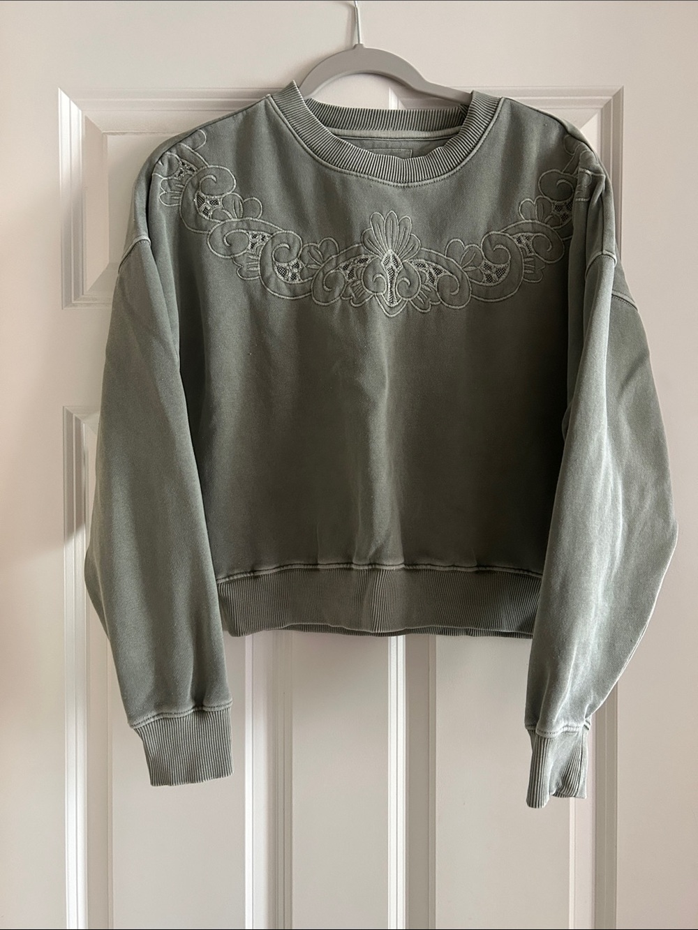American Eagle Green Embroidered Crewneck Sweatshirt XS
